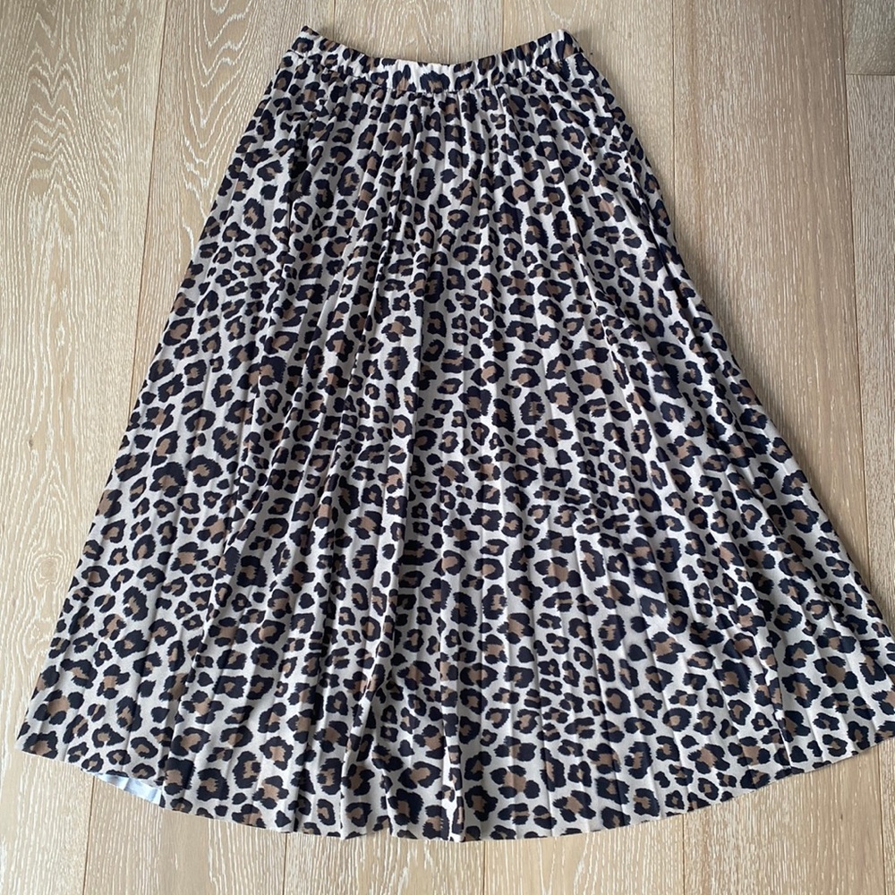 H&M midi animal print skirt size 6